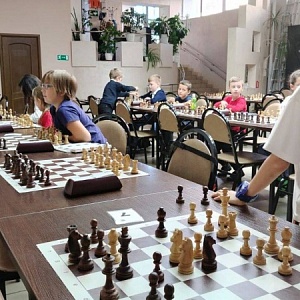 10  2025     ""      " -  "  